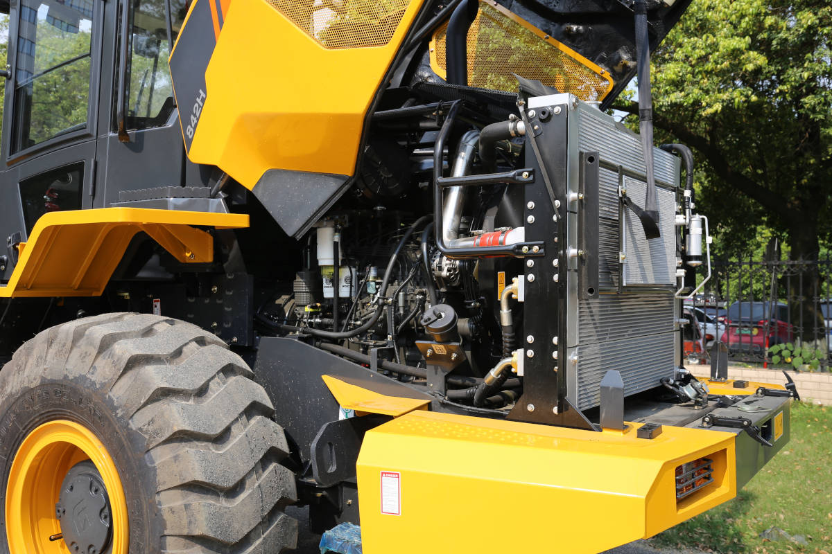 Китайская спецтехника LiuGong CLG 4215 AWD