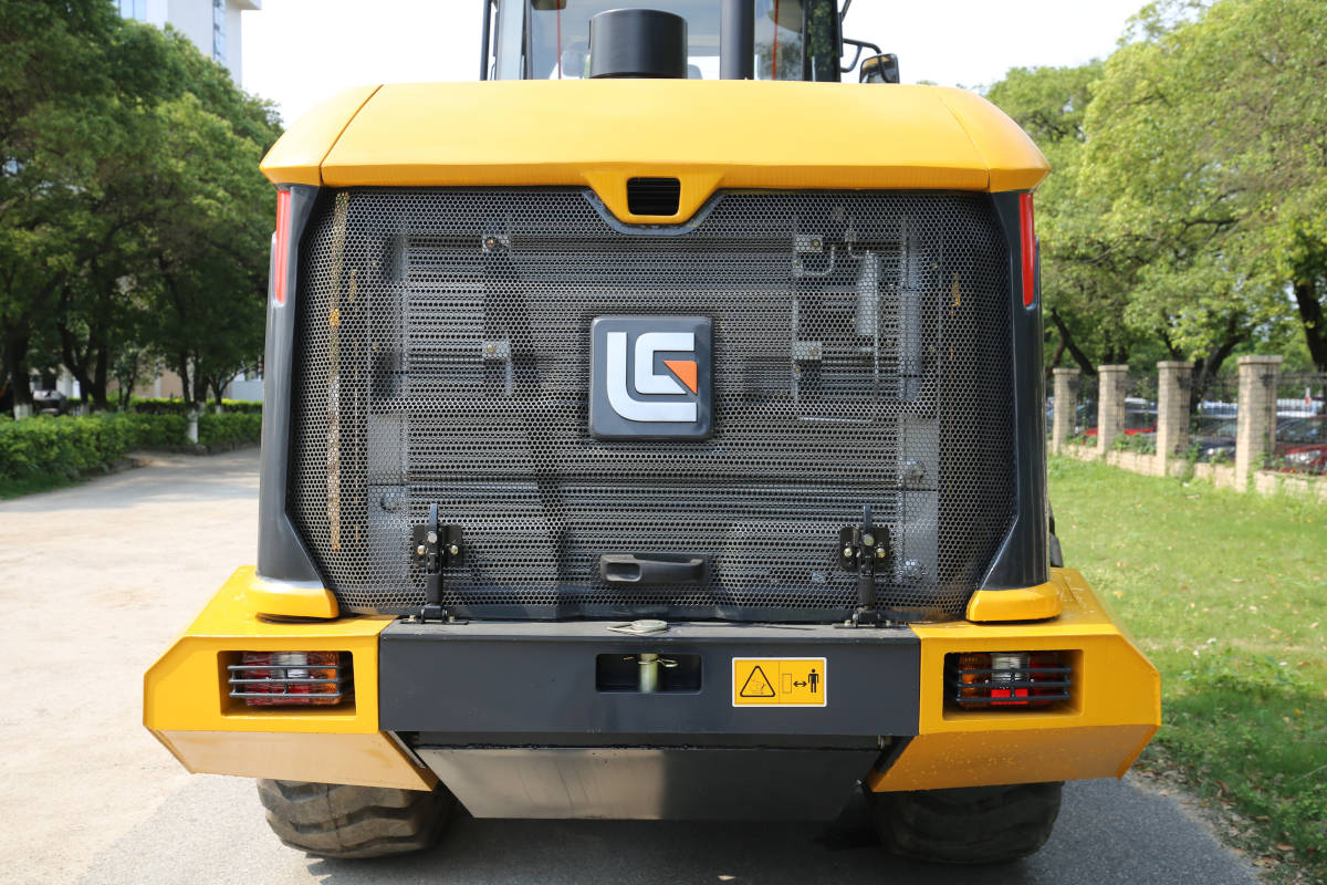 Китайская спецтехника LiuGong CLG 4215 AWD