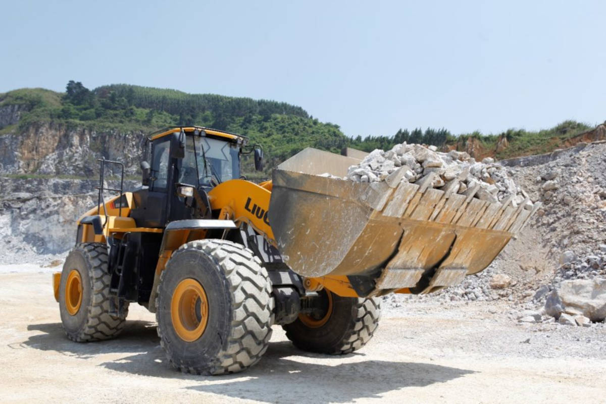 Китайская спецтехника LiuGong 877H (фронтальный погрузчик) в России