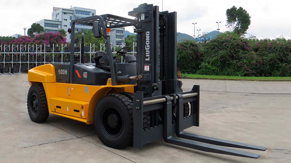 Погрузчик с пневматическими шинами LiuGong CLG2100H