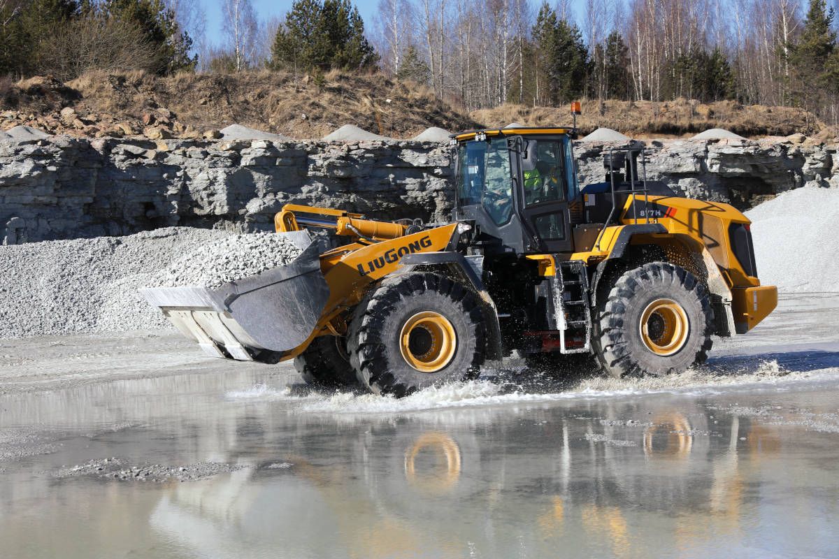 Китайская спецтехника фронтальный погрузчик LiuGong 877H